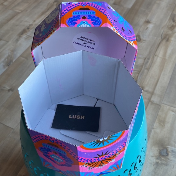 LUSH Boxes - Picture 4 of 8